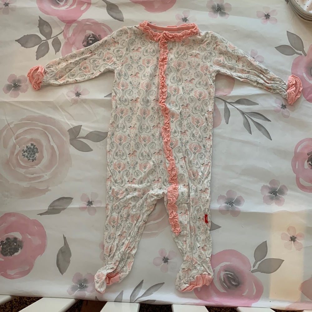 Magnetic Me footie, 0-3 months